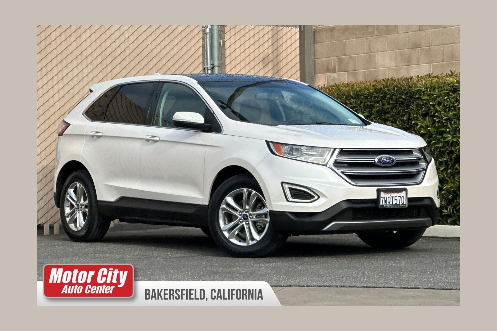 White Platinum 2017 Ford Edge SEL SUV / Crossover Front-Wheel Drive 6-Speed Automatic