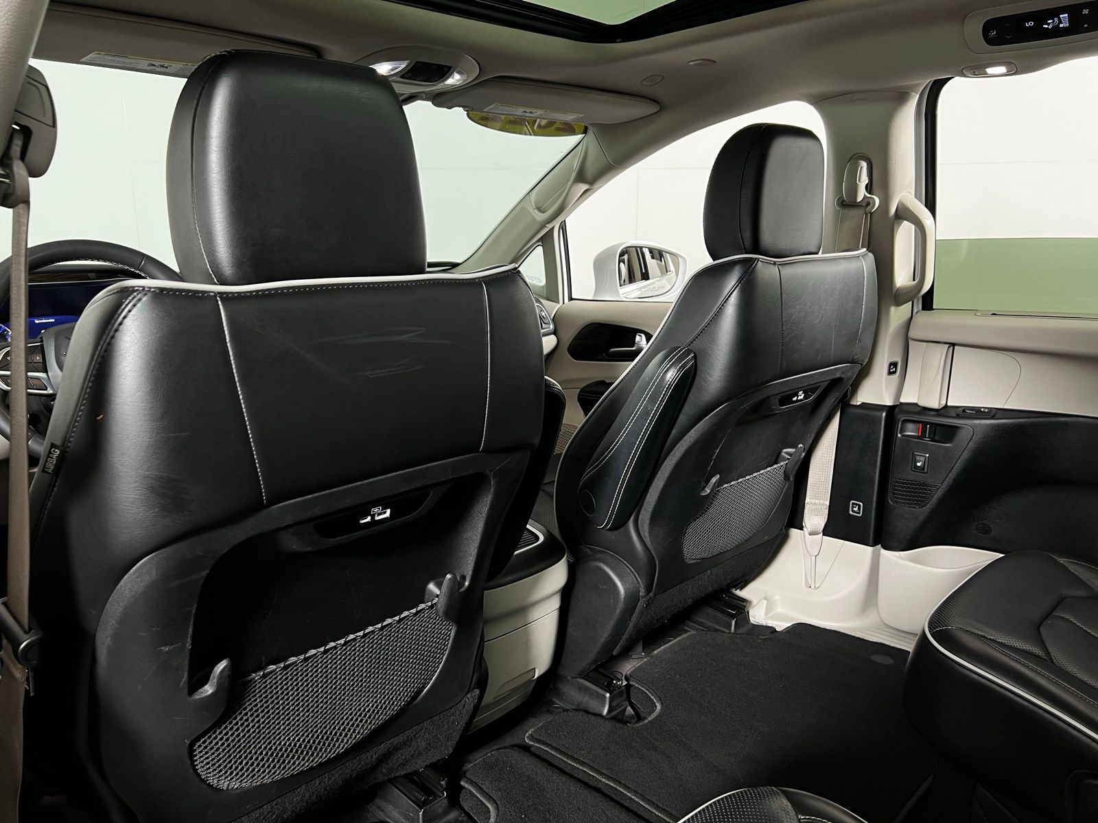 2022 Chrysler Pacifica Limited 25