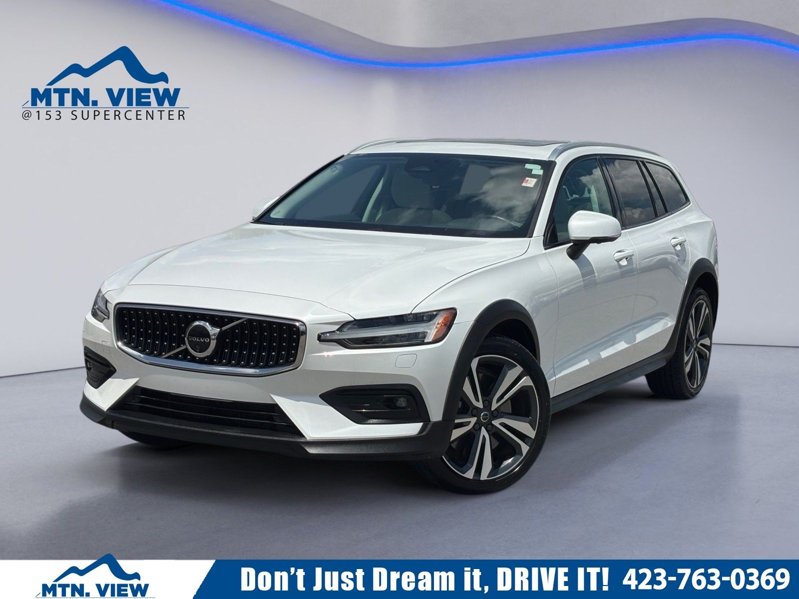 Crystal White Pearl 2025 Volvo V60 Cross Country B5 Plus AWD Wagon All-Wheel Drive Automatic