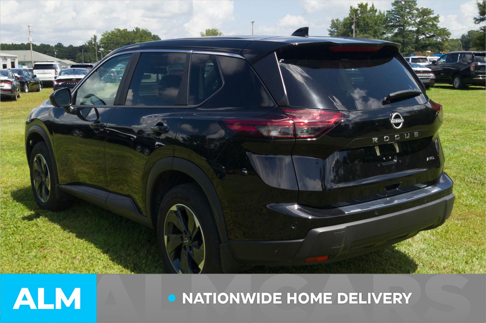 Used 2025 Super Black Nissan SV image 4