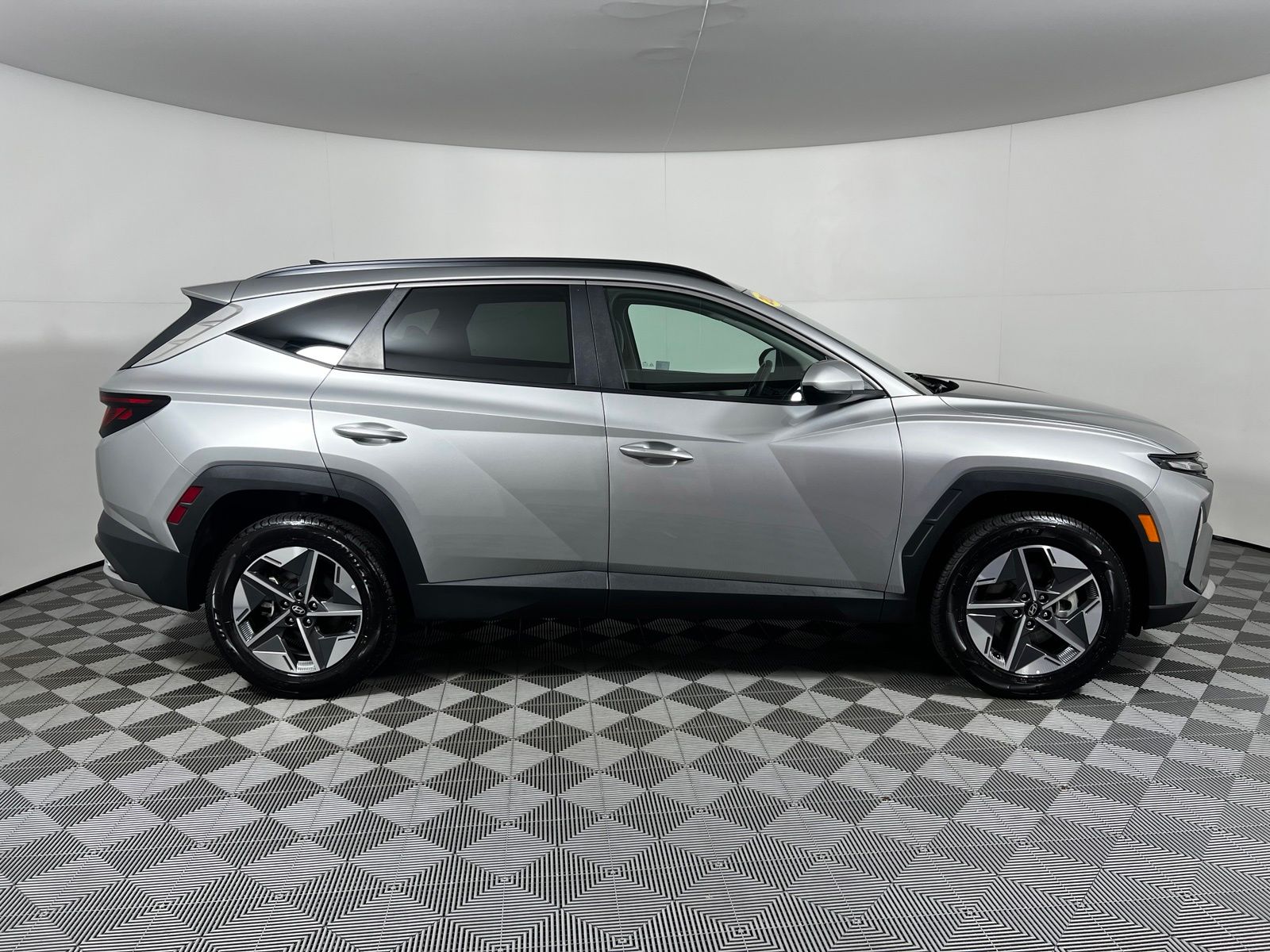 Thumbnail: 2025 Hyundai Tucson - 4