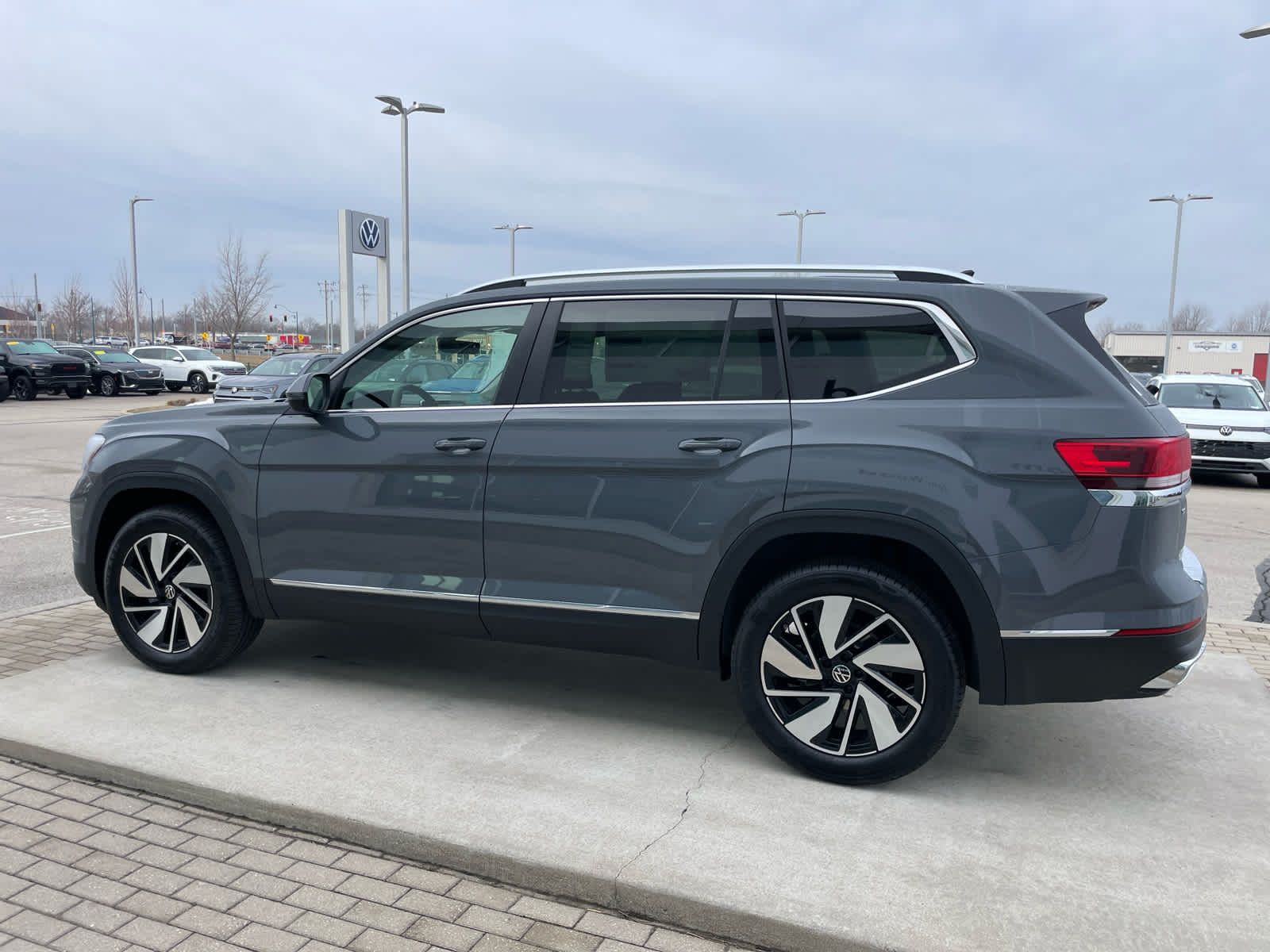 new 2026 Volkswagen Atlas car, priced at $51,443