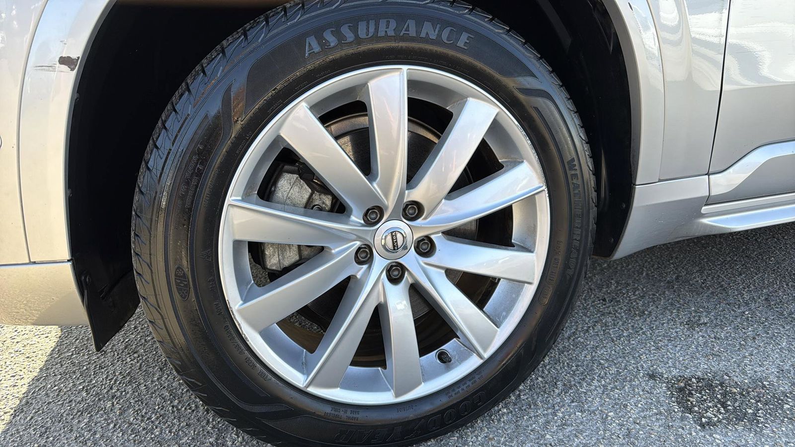 Used Car 2016 Volvo Xc90  T6 Momentum For Sale Under $20,000 In Austin, Texas