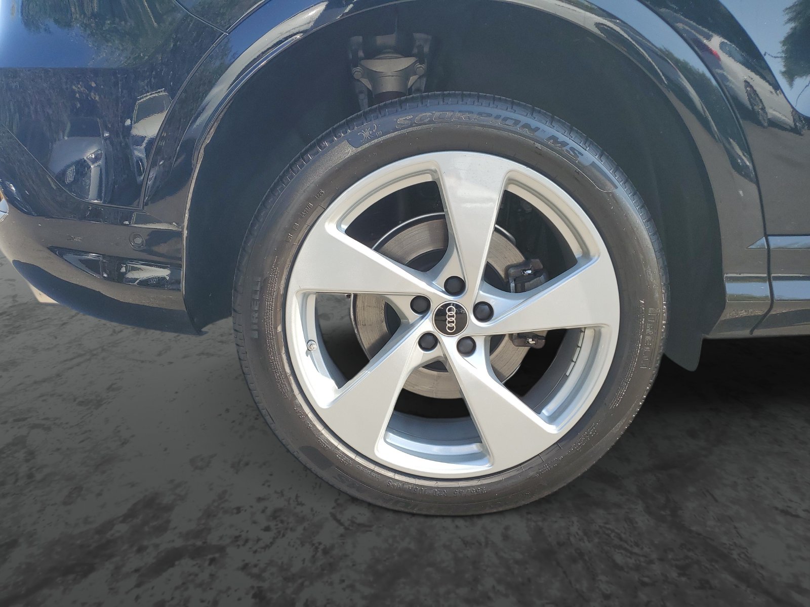 Vehicle photo