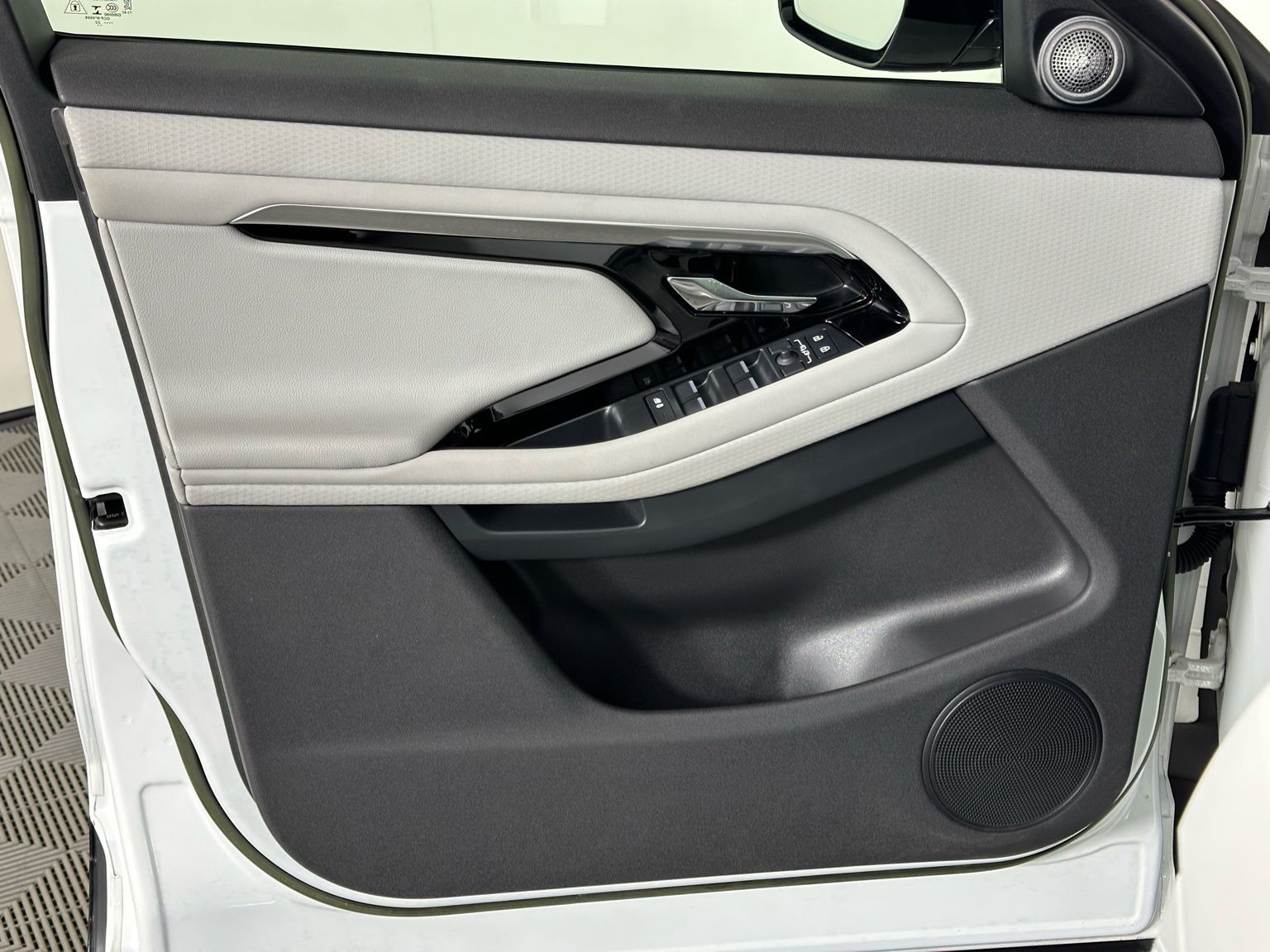 2023 Land Rover Range Rover Evoque S - Photo 37