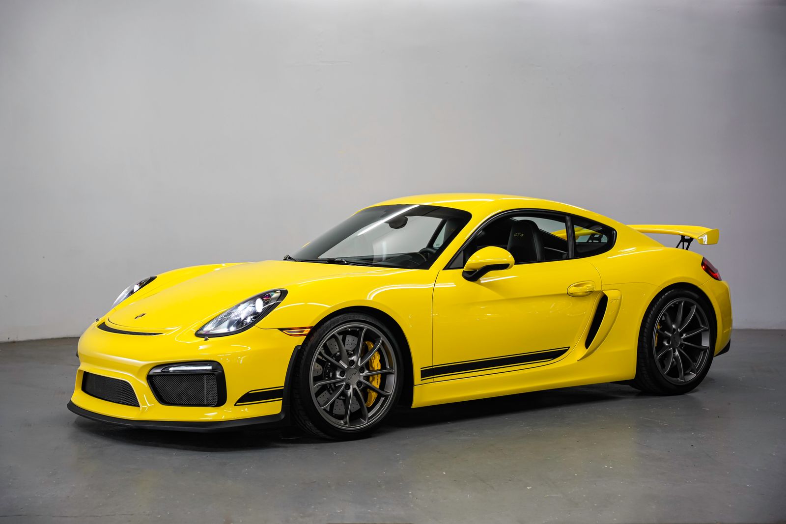 2016 Porsche Cayman GT4 — photo 6