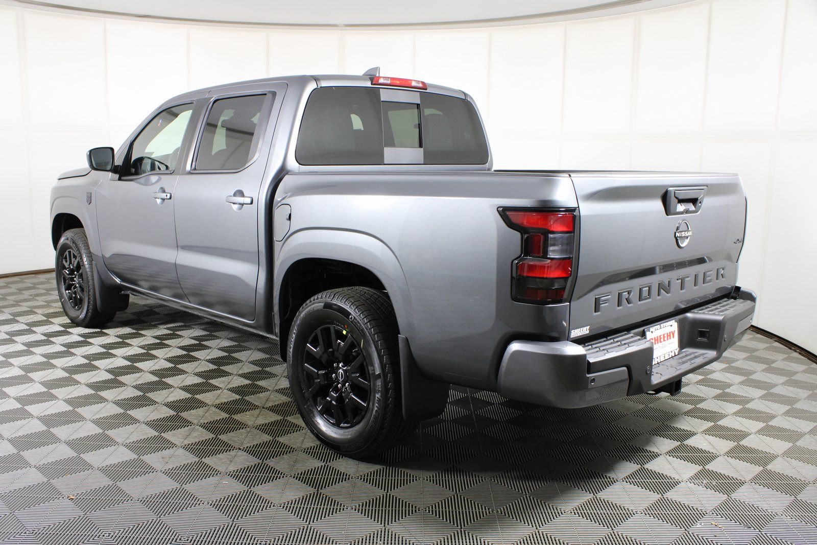 View vehicle photo 4