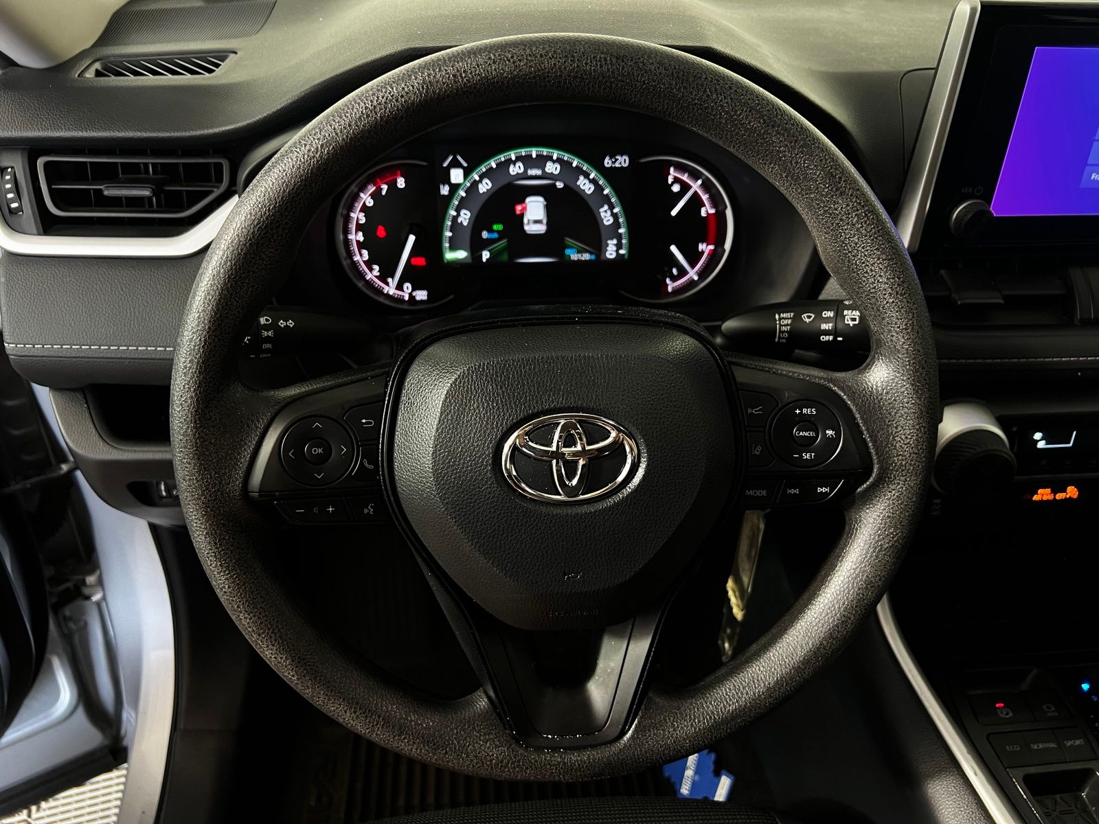 Thumbnail: 2025 Toyota RAV4 - 9