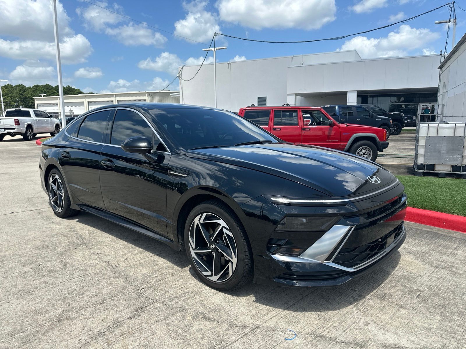 Abyss Black 2025 Hyundai Sonata Sedan Front-Wheel Drive 8-Speed Automatic