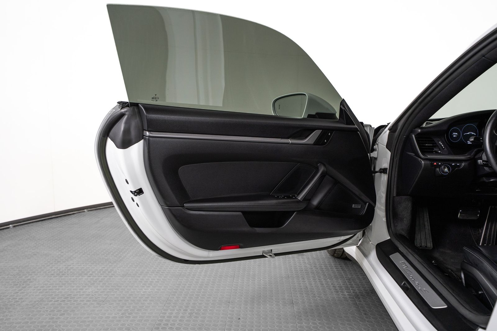 2023 Porsche 911 Carrera S — full photo 15 of 40