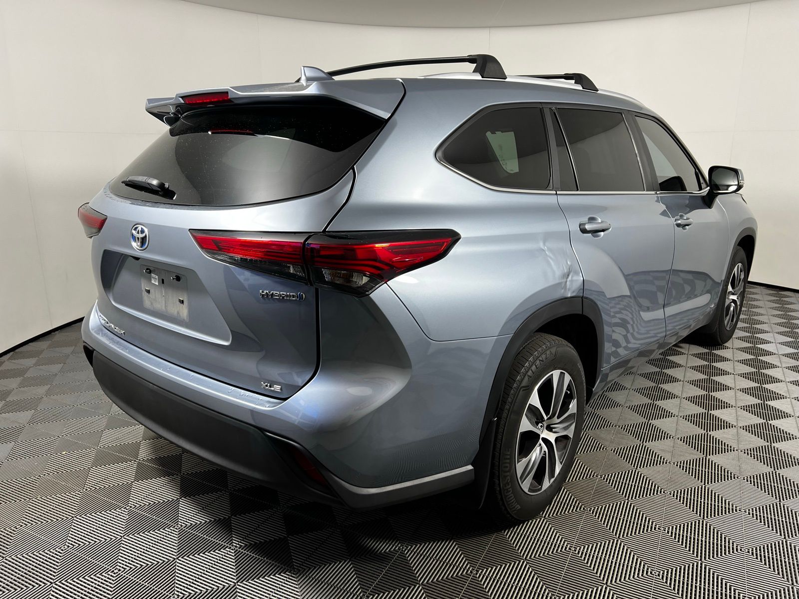 Thumbnail: 2023 Toyota Highlander - 5