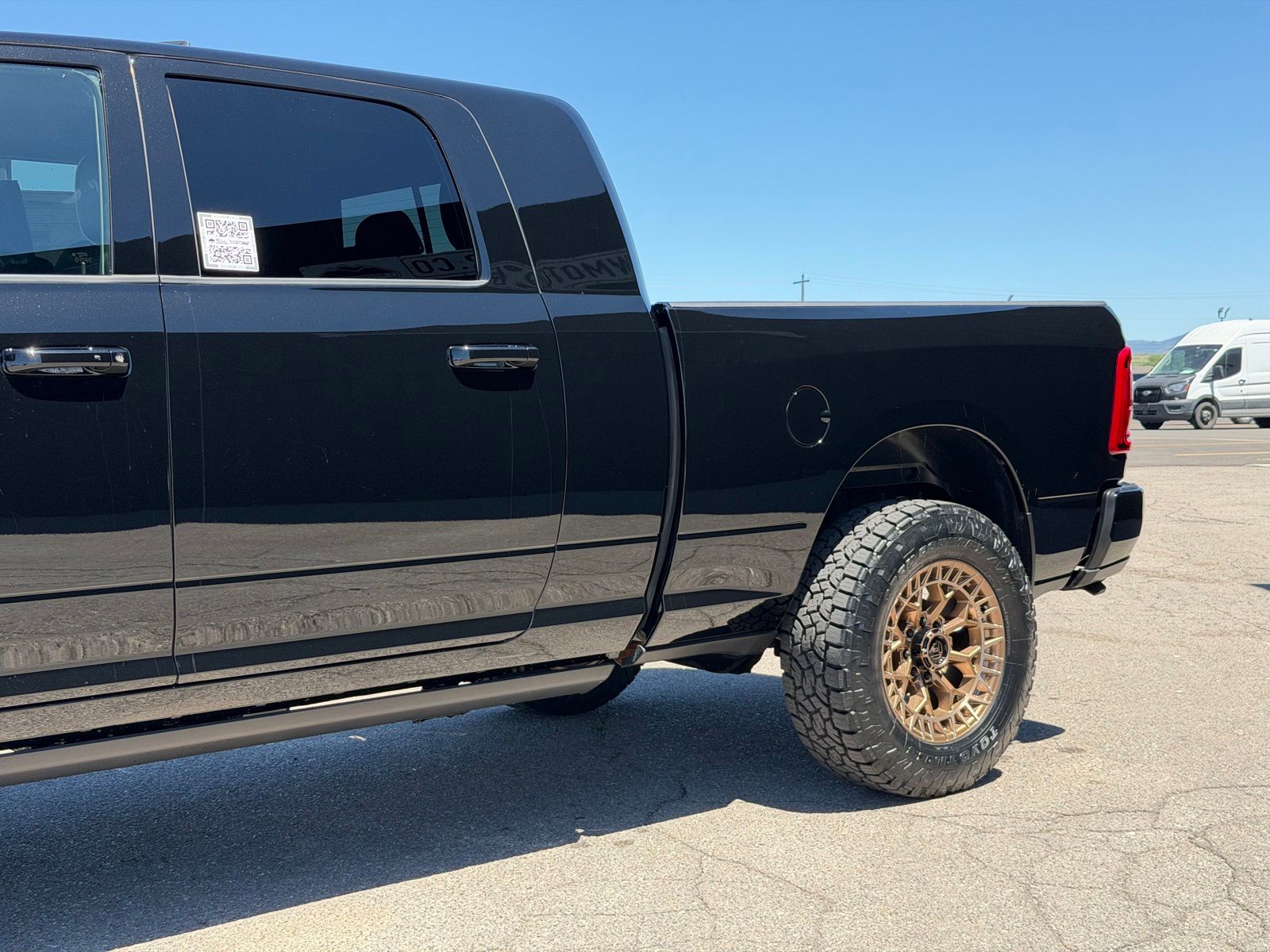 2026 RAM 3500 Laramie - Photo 13