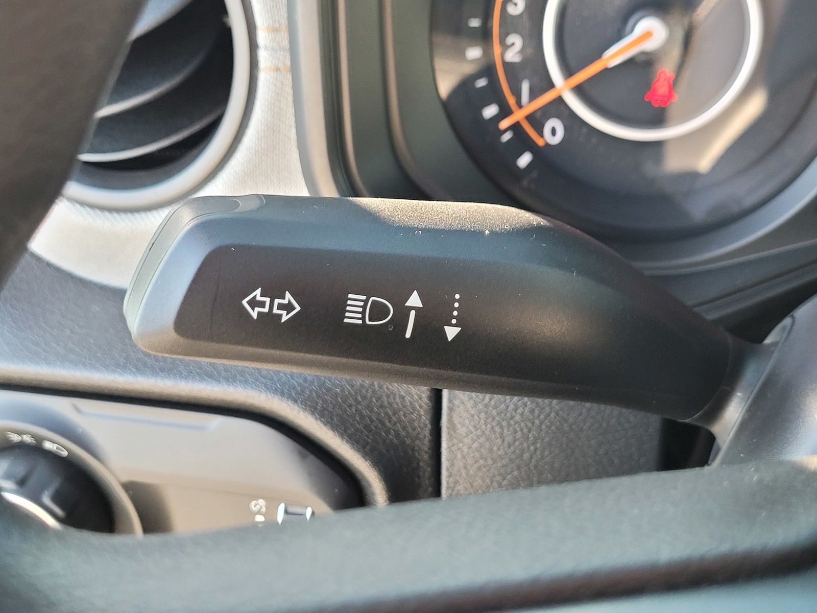 New 2026 White/off-white Jeep Sport image 22