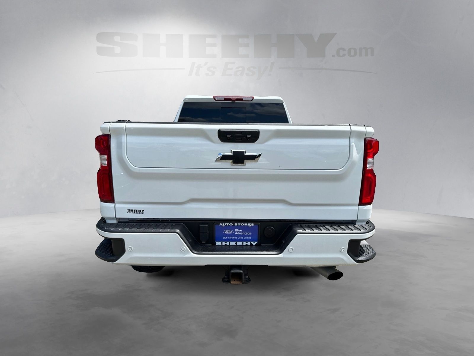 Used 2024 Summit White Chevrolet LT image 12