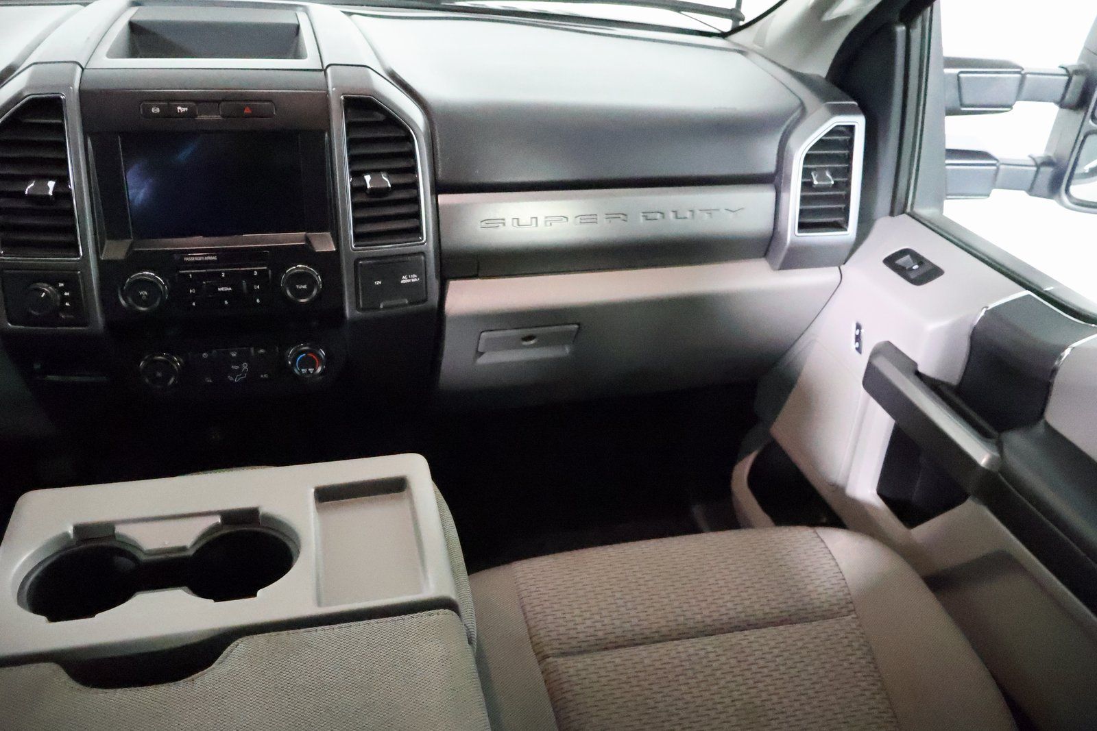 2022 Ford F-350SD XLT photo