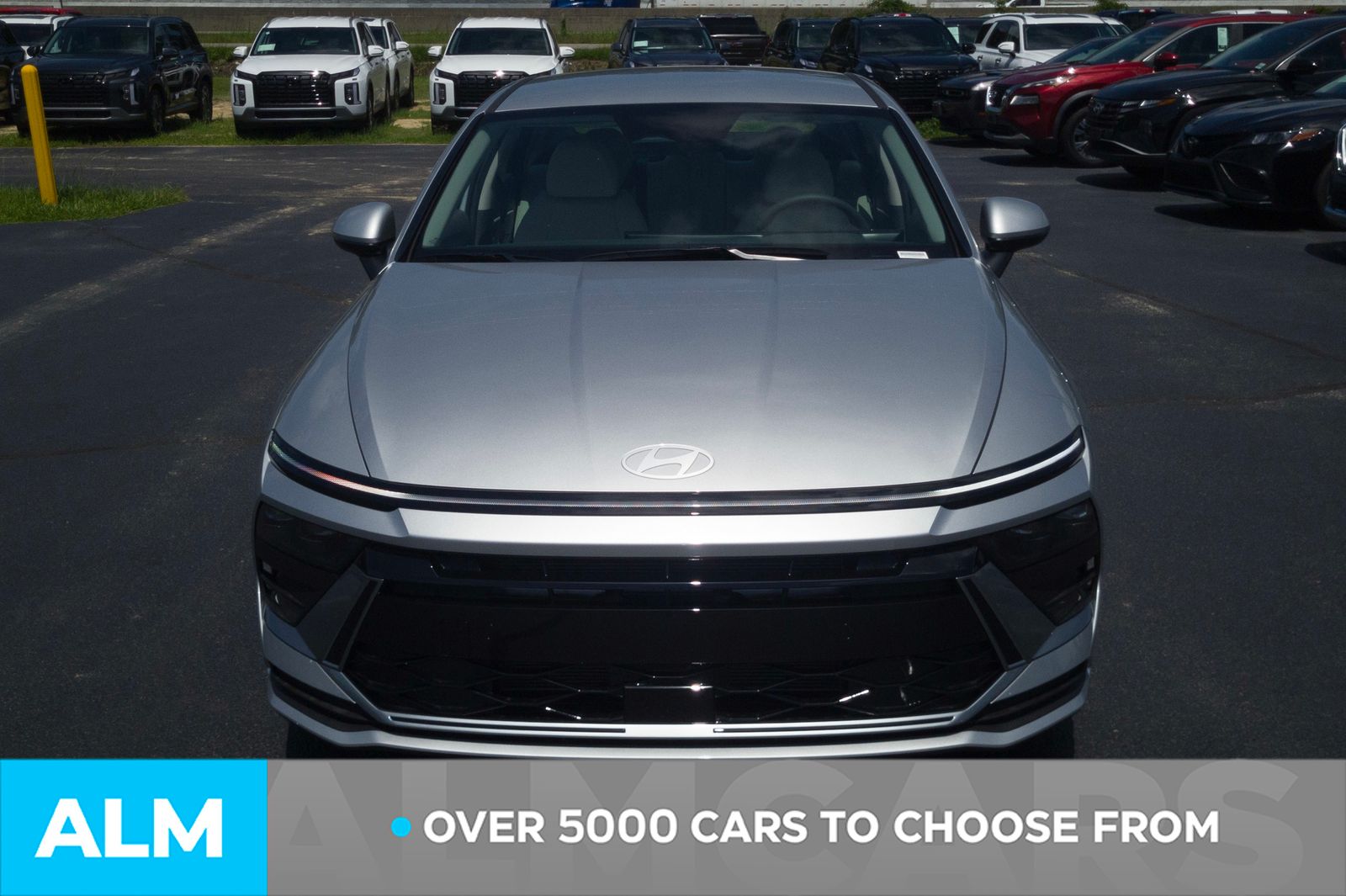 Used 2025 Silver Hyundai SE image 3