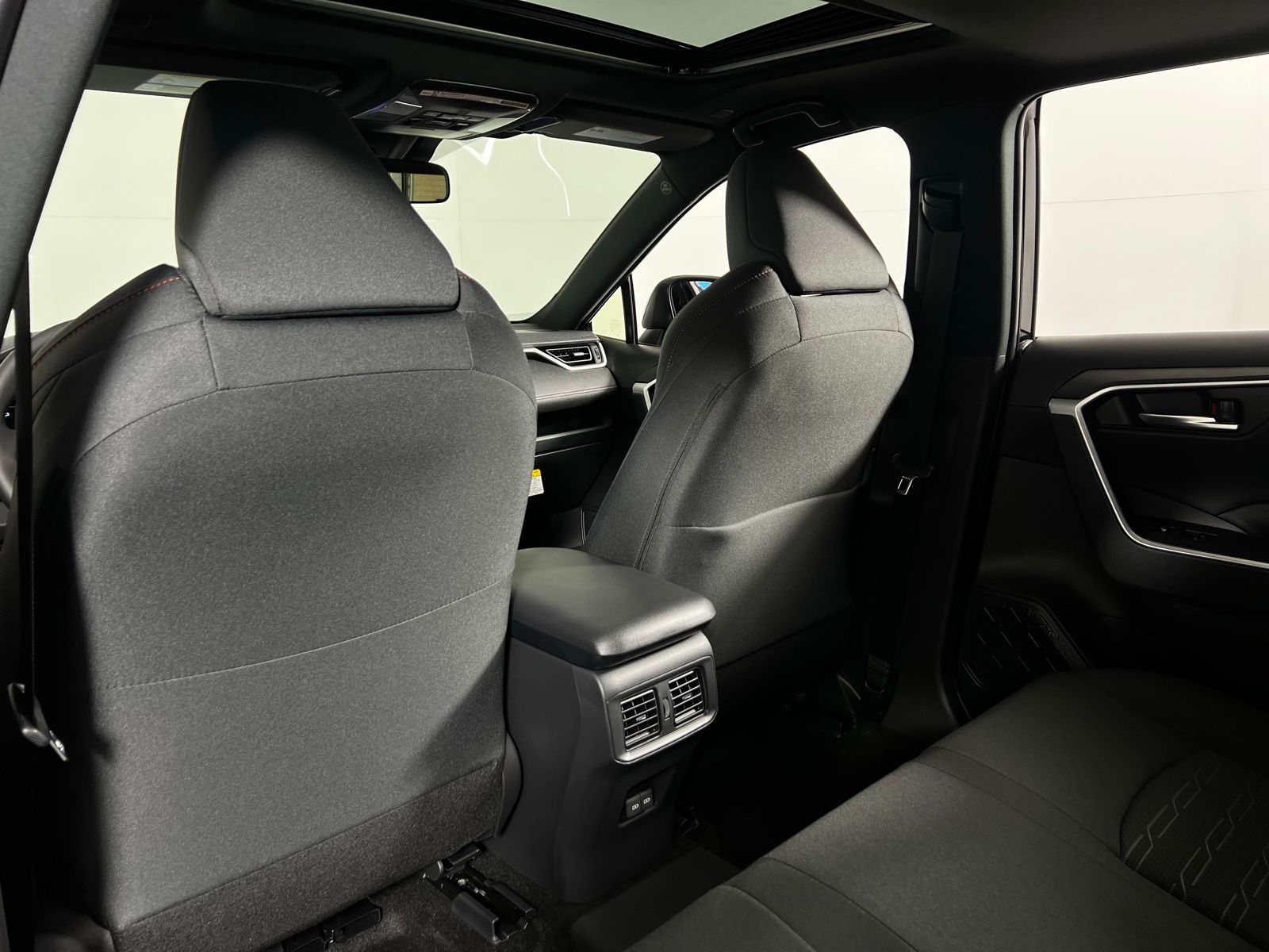 Thumbnail: 2025 Toyota RAV4 - 19