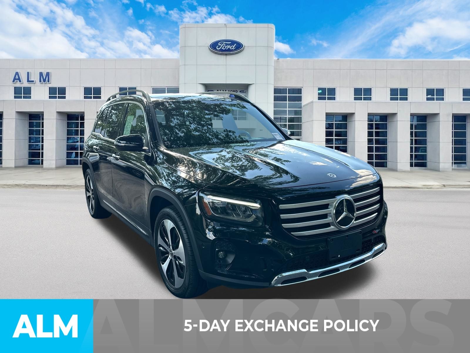 Used 2025 Black Mercedes-Benz GLB 250 image 3