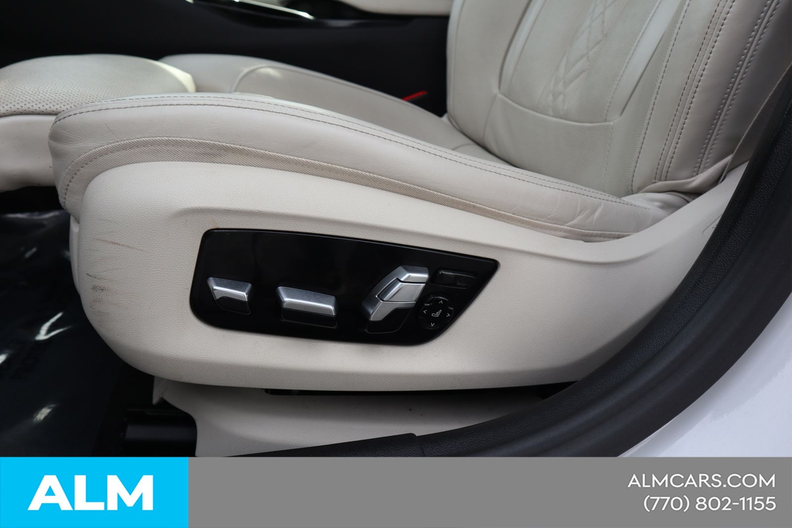 Used 2023 White BMW 540i xDrive image 12