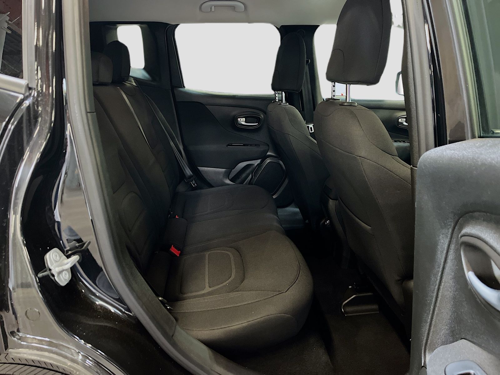Used 2021 Black Jeep Latitude image 25
