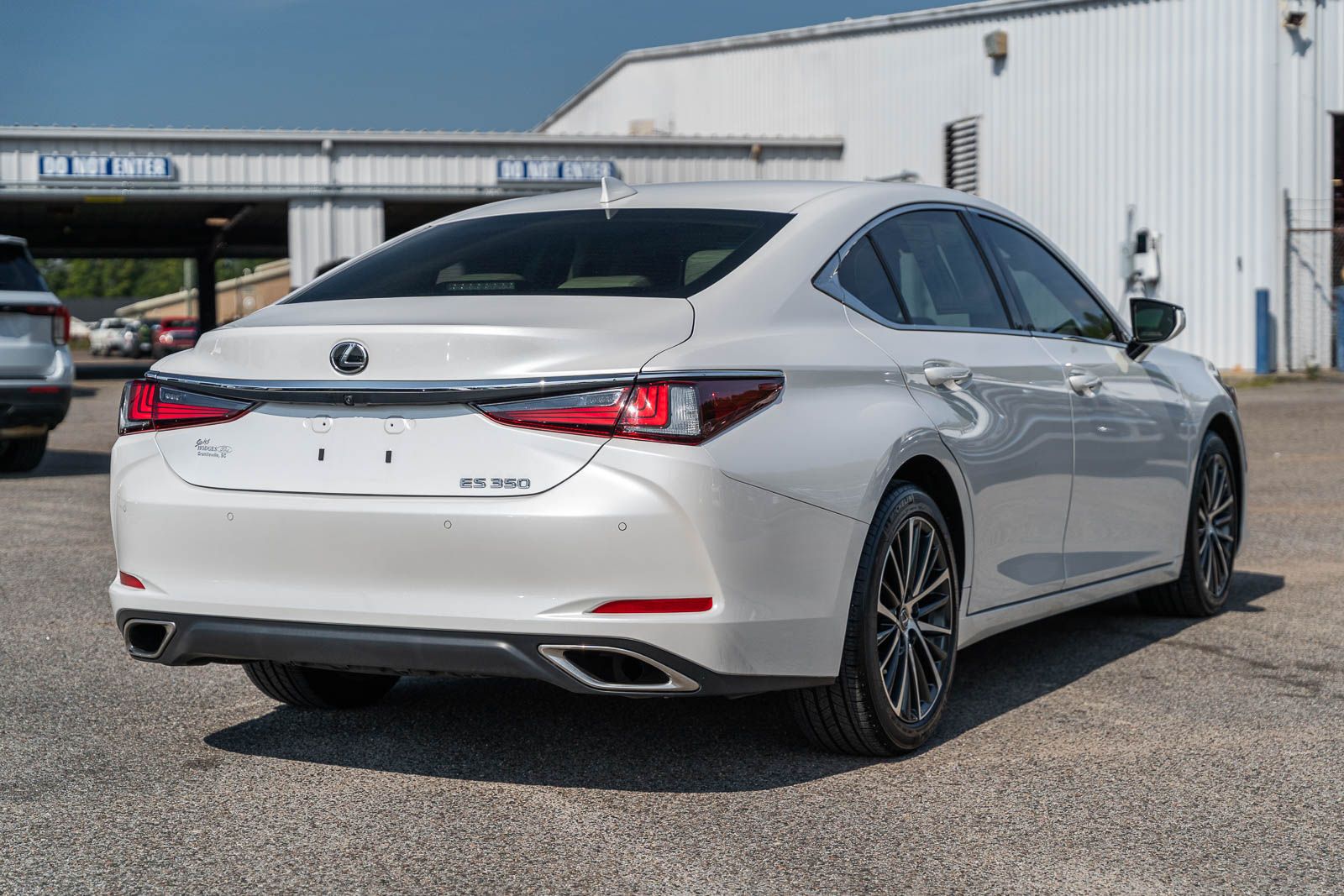 Used 2025 Lexus ES Sedan