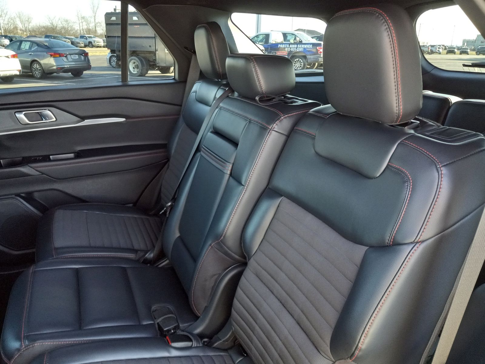 2025 Ford Explorer image 15