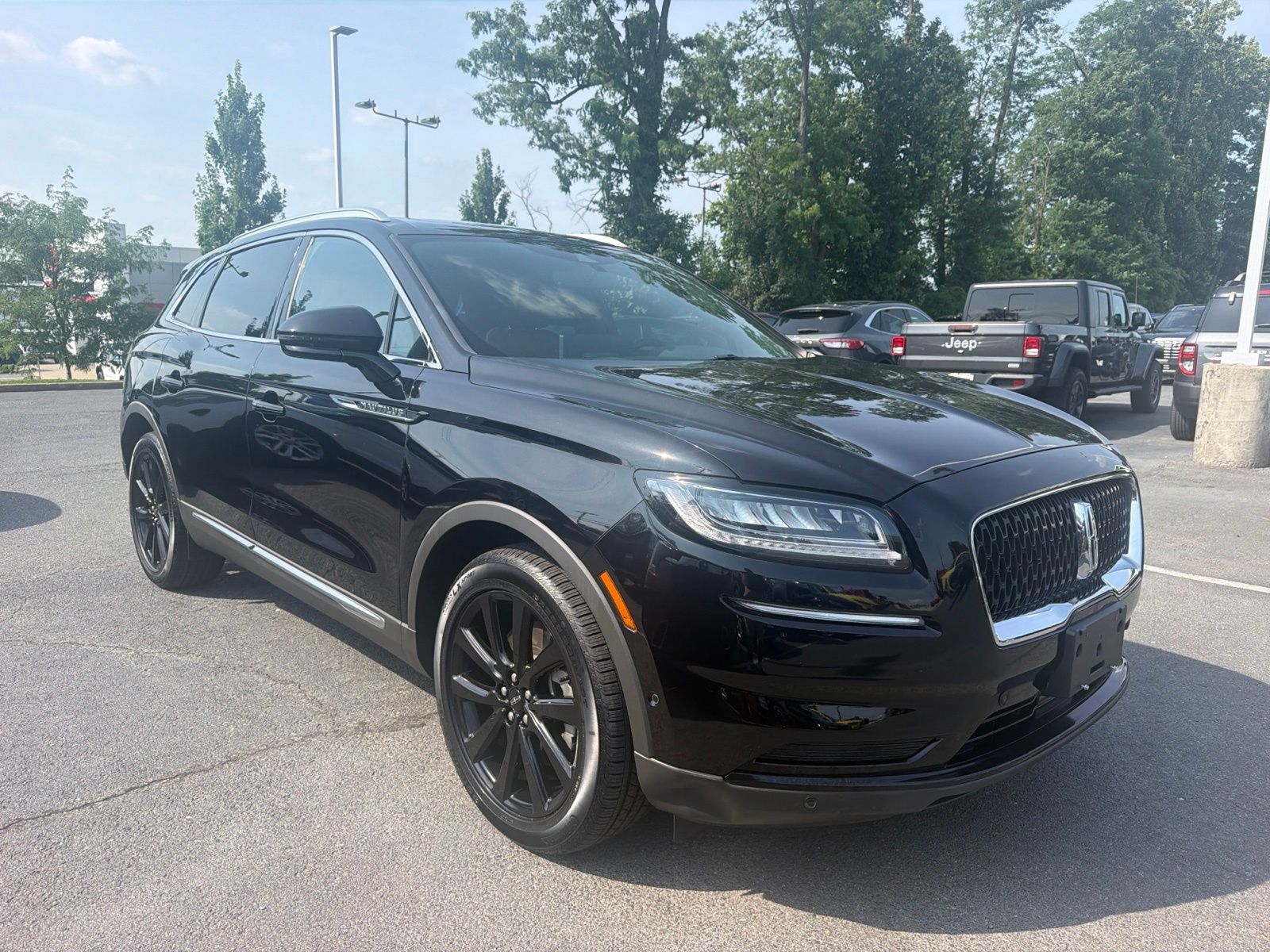 Used 2023 Black Metallic Lincoln Reserve image 4