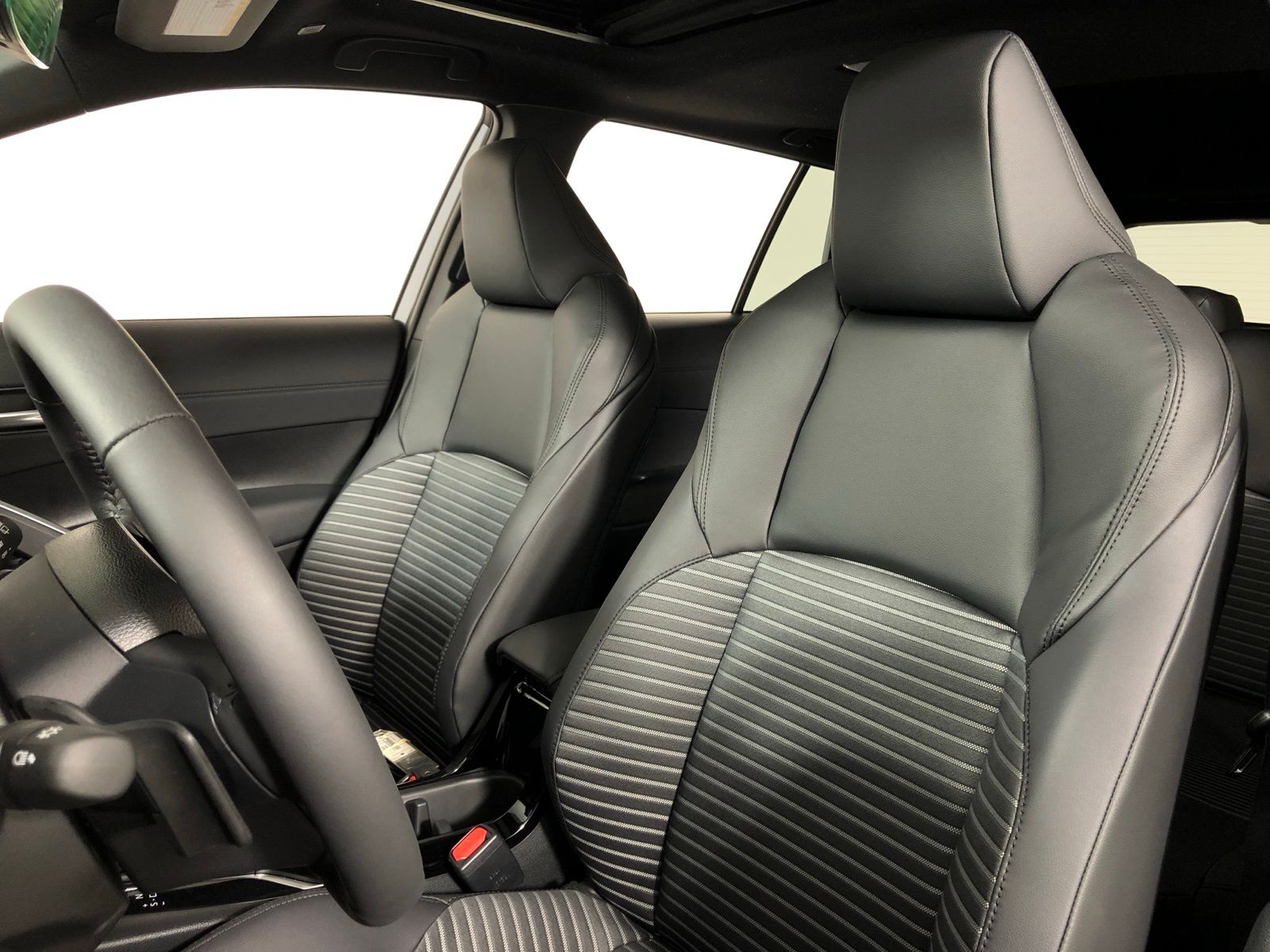 2025 Toyota Corolla Cross XSE 10