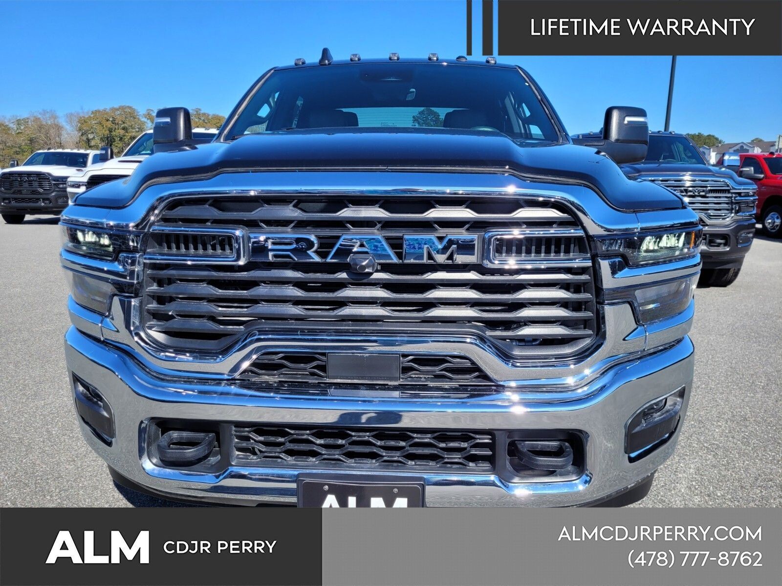 New 2026 Diamond Black Crystal Pearl-Coat Exterior Paint RAM Tradesman image 16