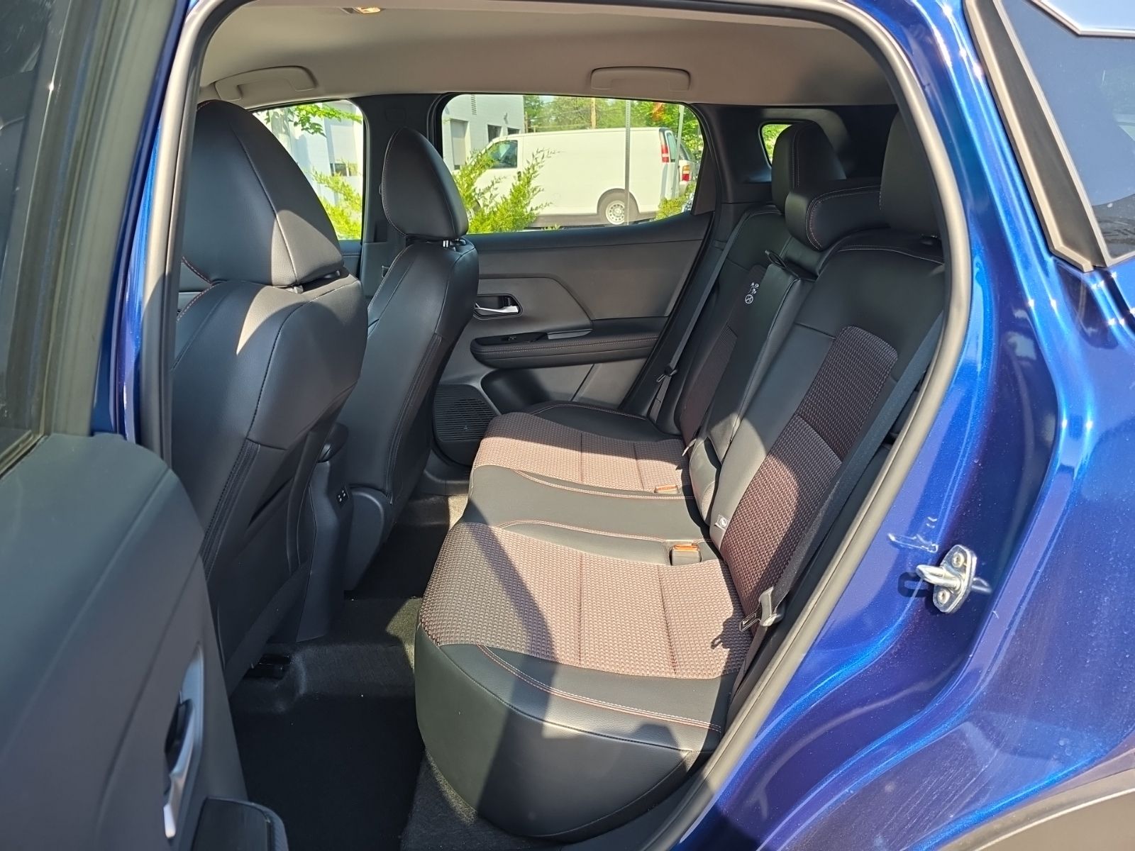 Used 2025 Blue Nissan SR image 7