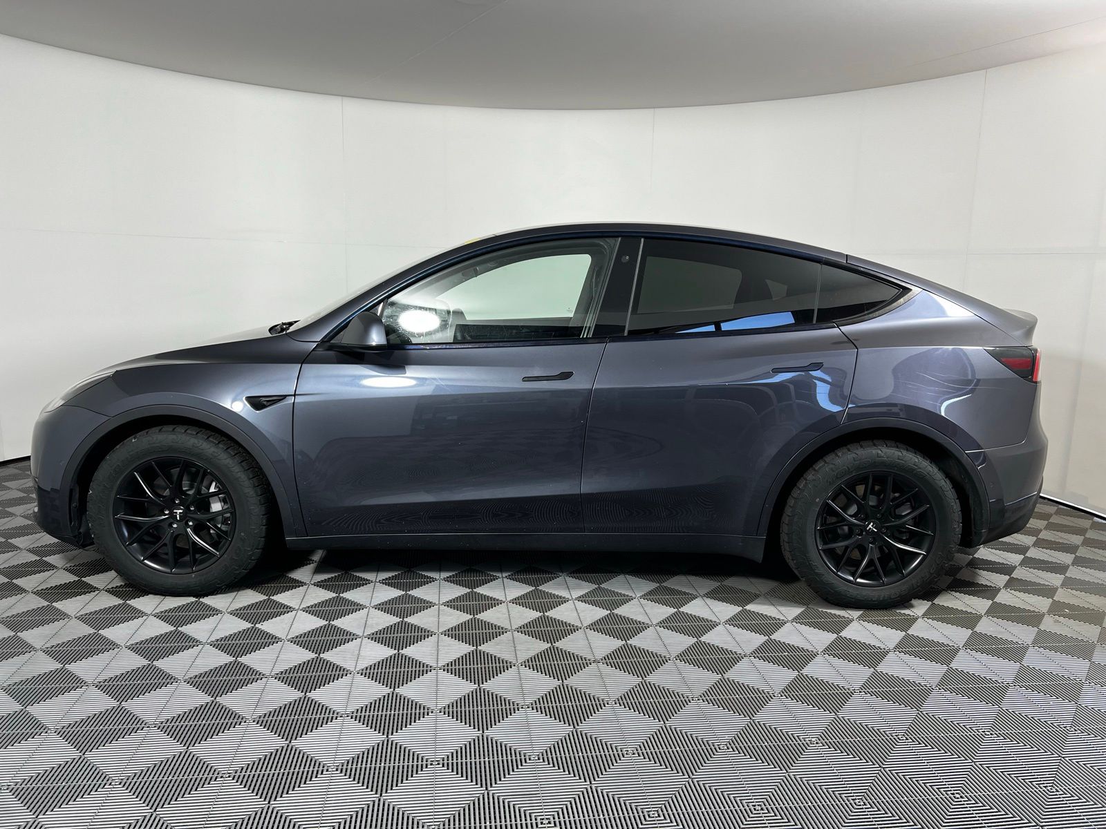 Thumbnail: 2022 Tesla Model Y - 8