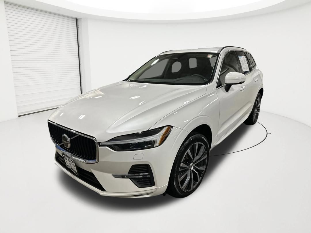 Crystal White 2022 Volvo XC60 B5 Momentum AWD SUV / Crossover All-Wheel Drive Automatic