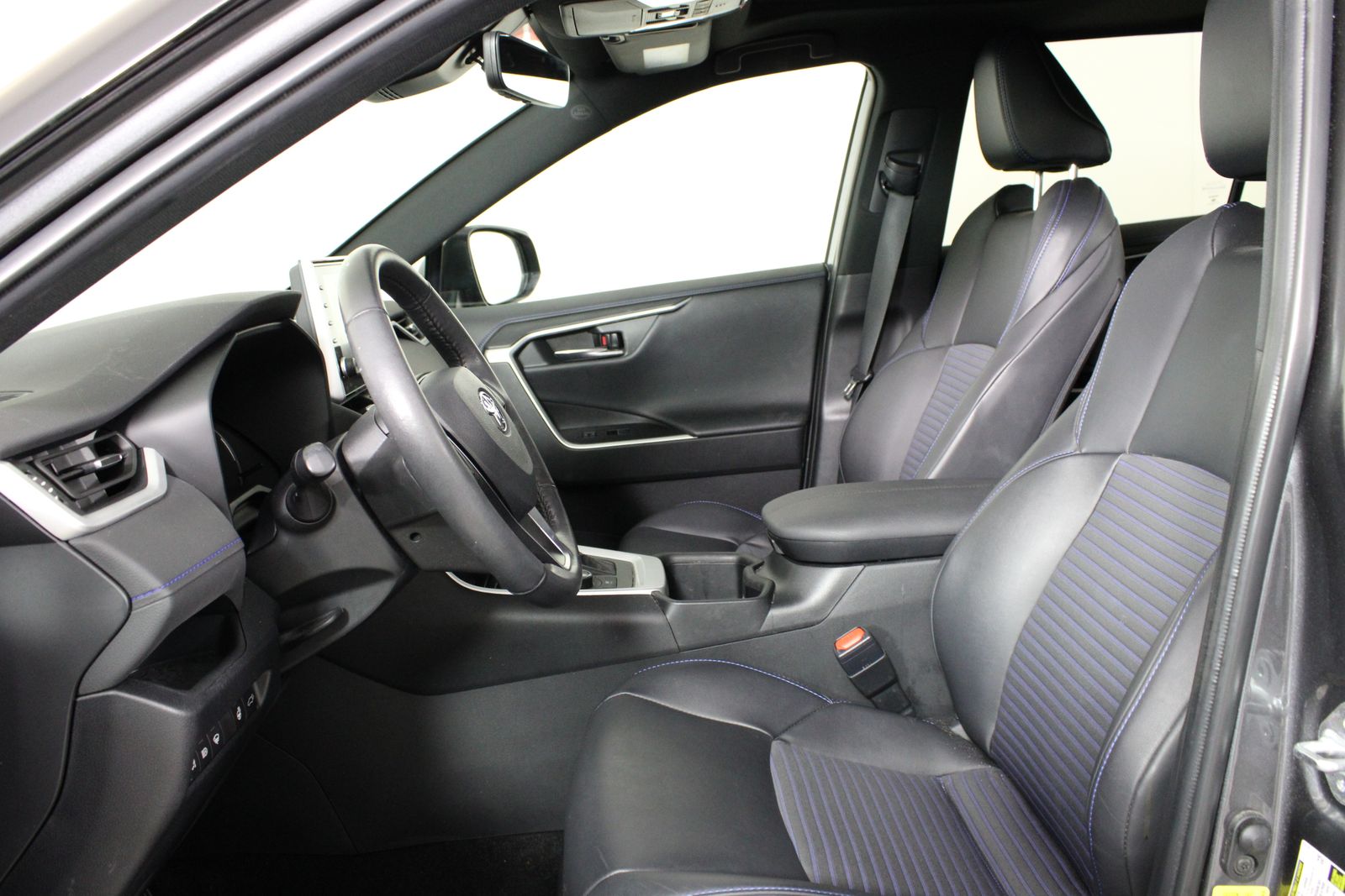 Used 2022 Gray Toyota XSE image 10