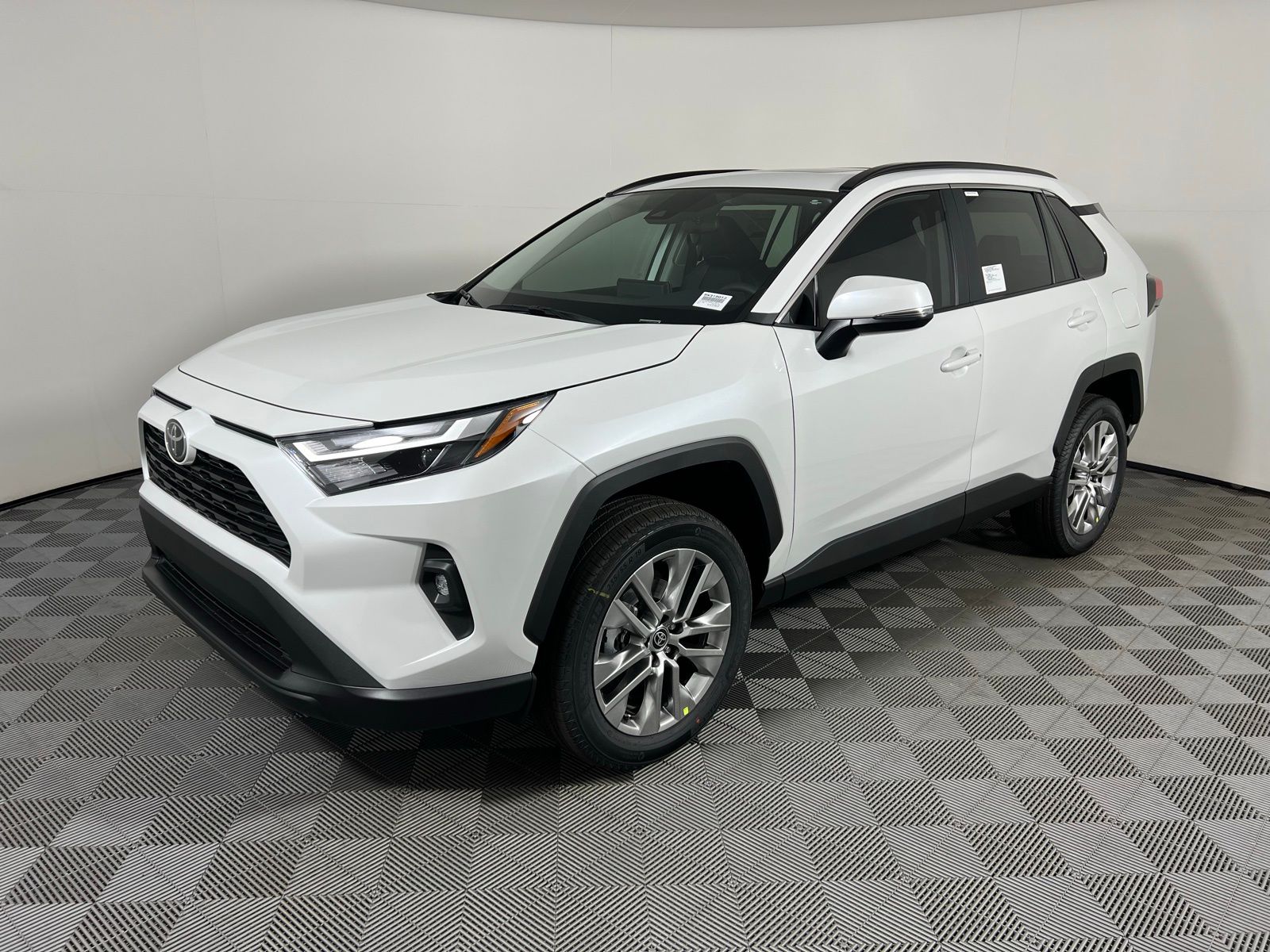Thumbnail: 2022 Toyota RAV4 - 2