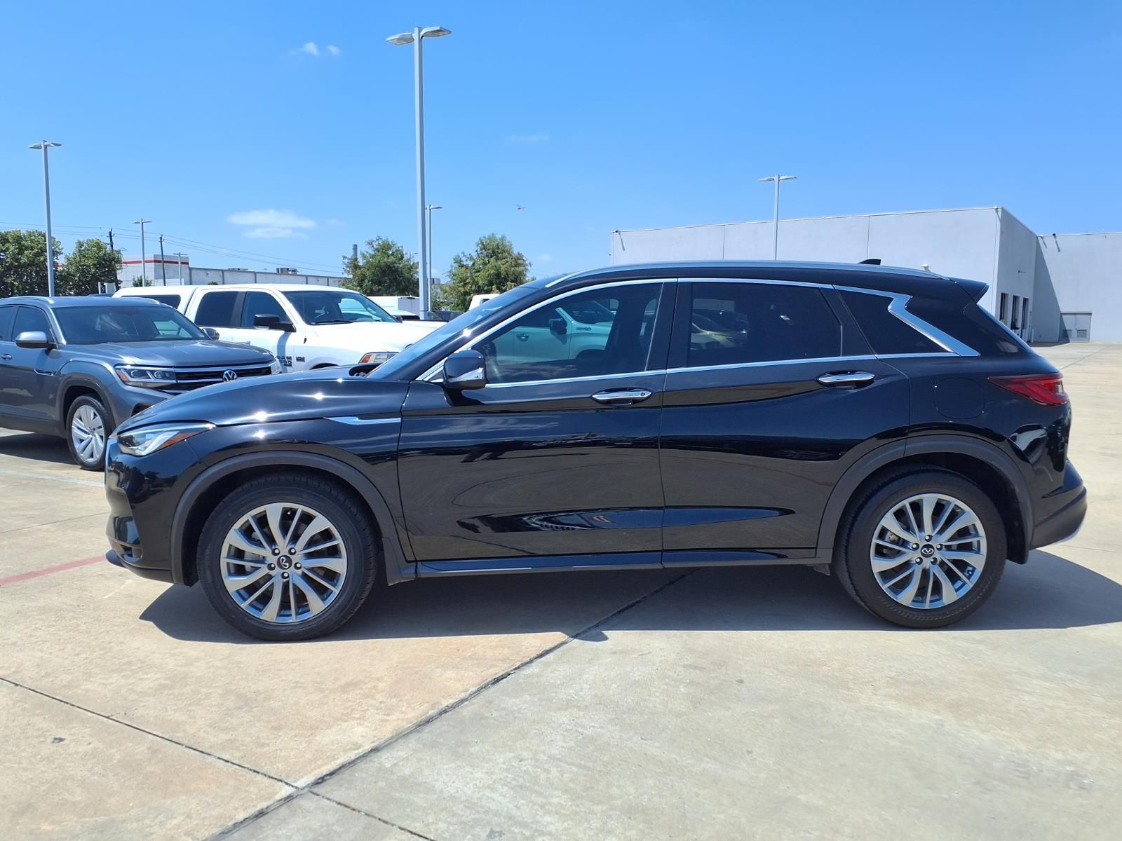 2023 INFINITI QX50 LUXE Black at South Houston Nissan
