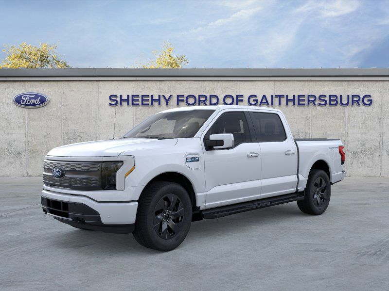 New 2025 Space White Metallic Ford Lariat image 2
