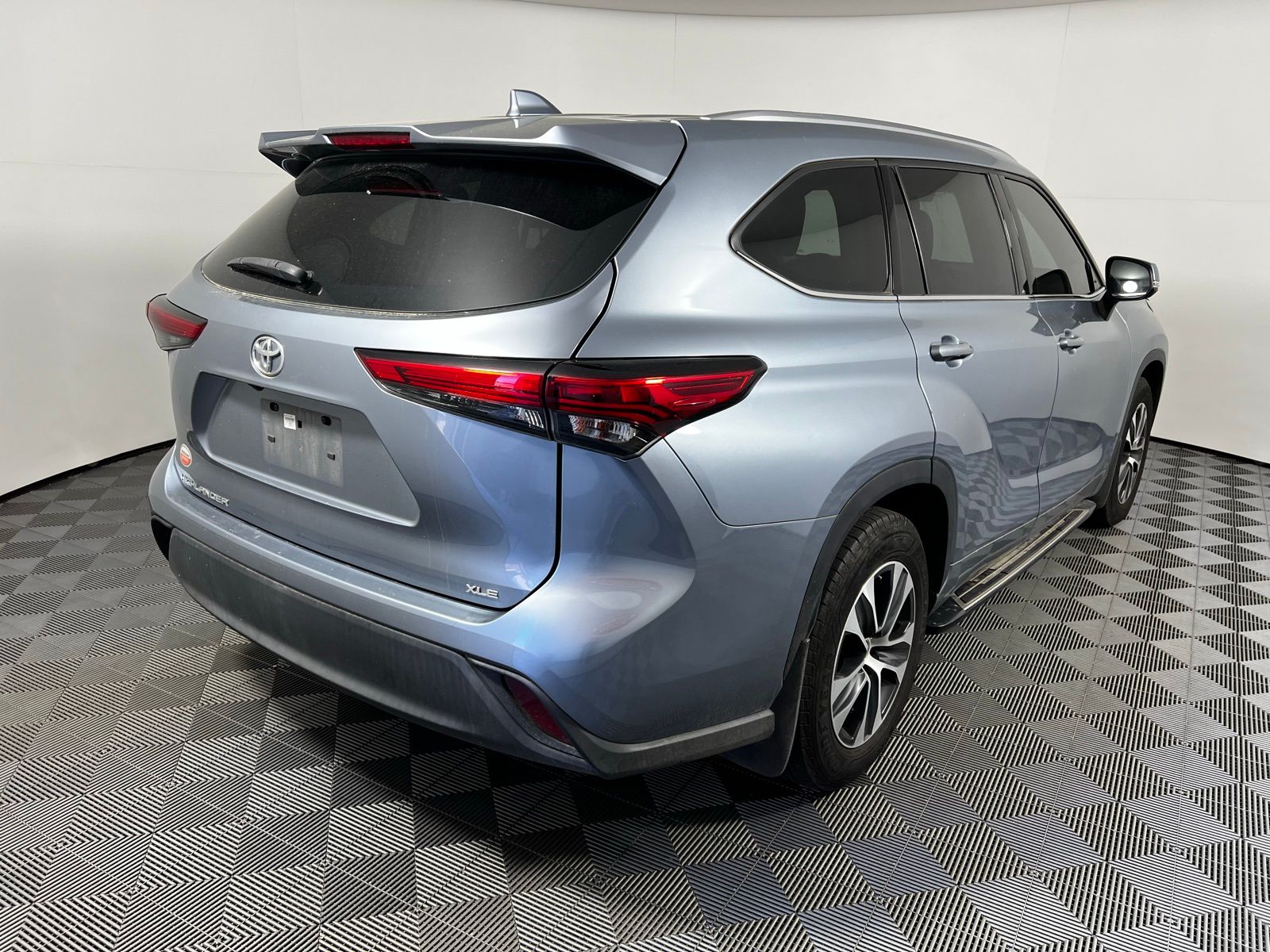 Thumbnail: 2021 Toyota Highlander - 5