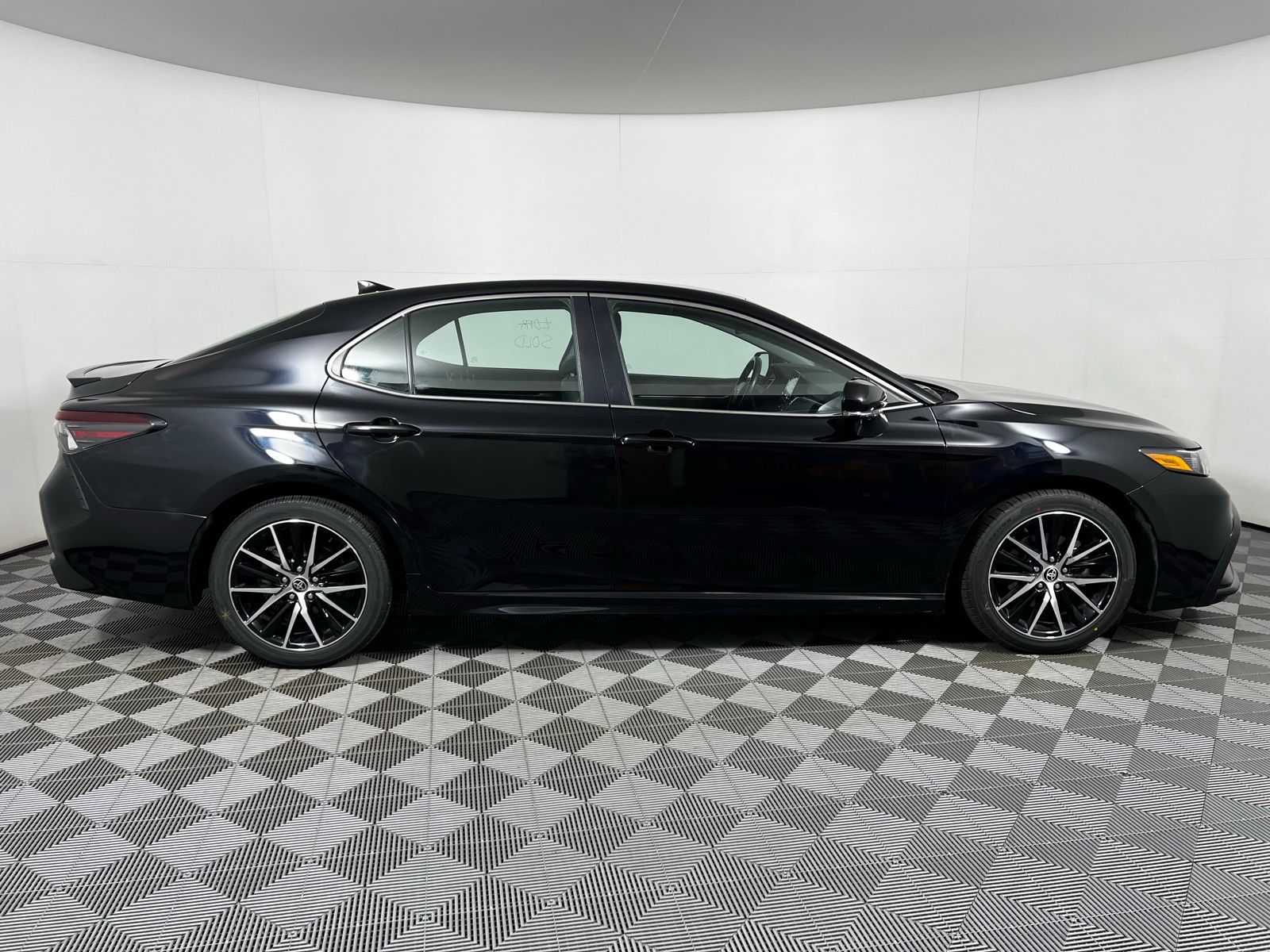 2024 Toyota Camry SE 4