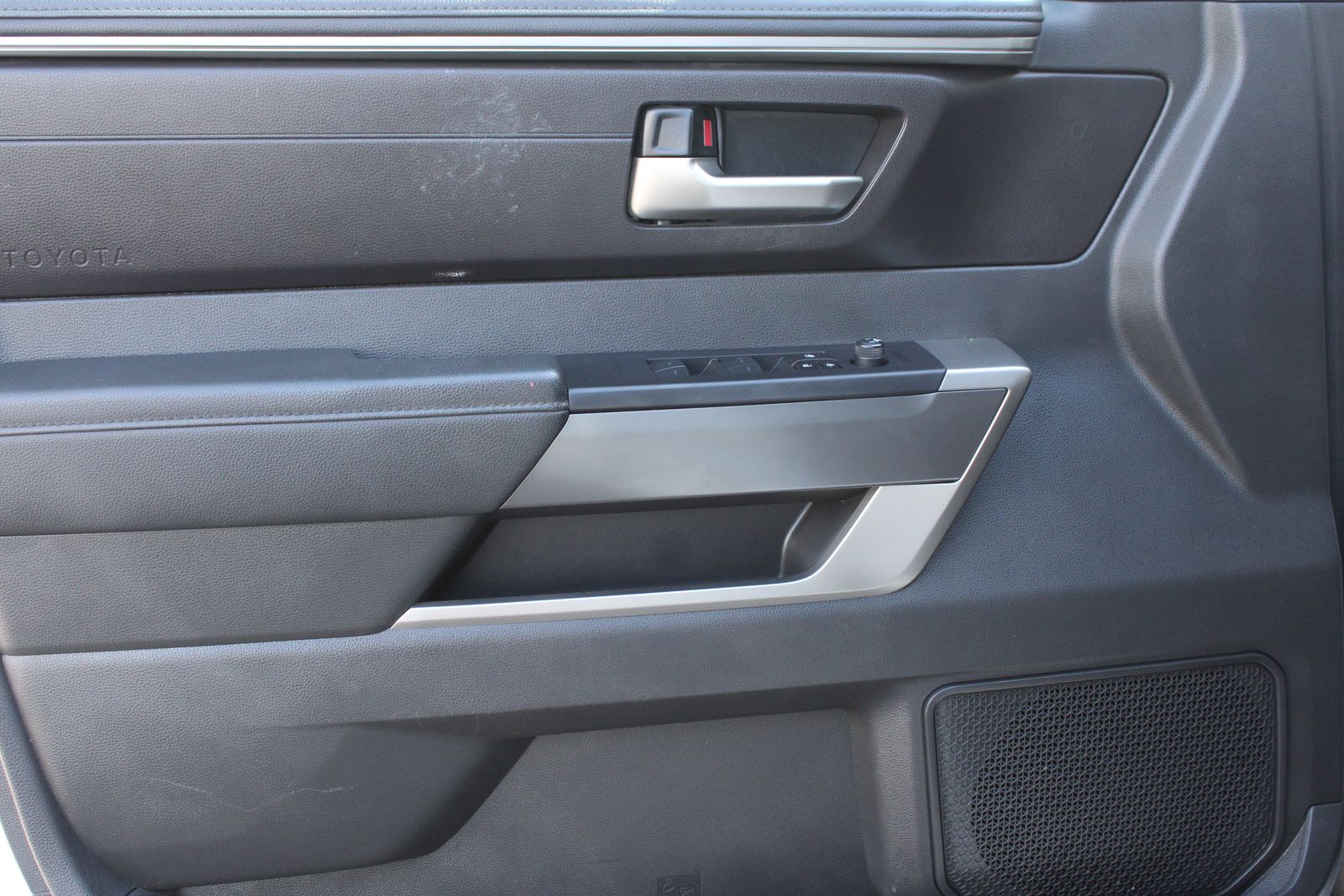 Used 2025 White Toyota SR5 image 40