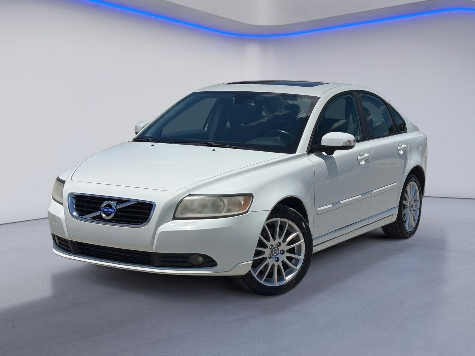 White 2011 Volvo S40 T5 Sedan Front-Wheel Drive 5-Speed Automatic