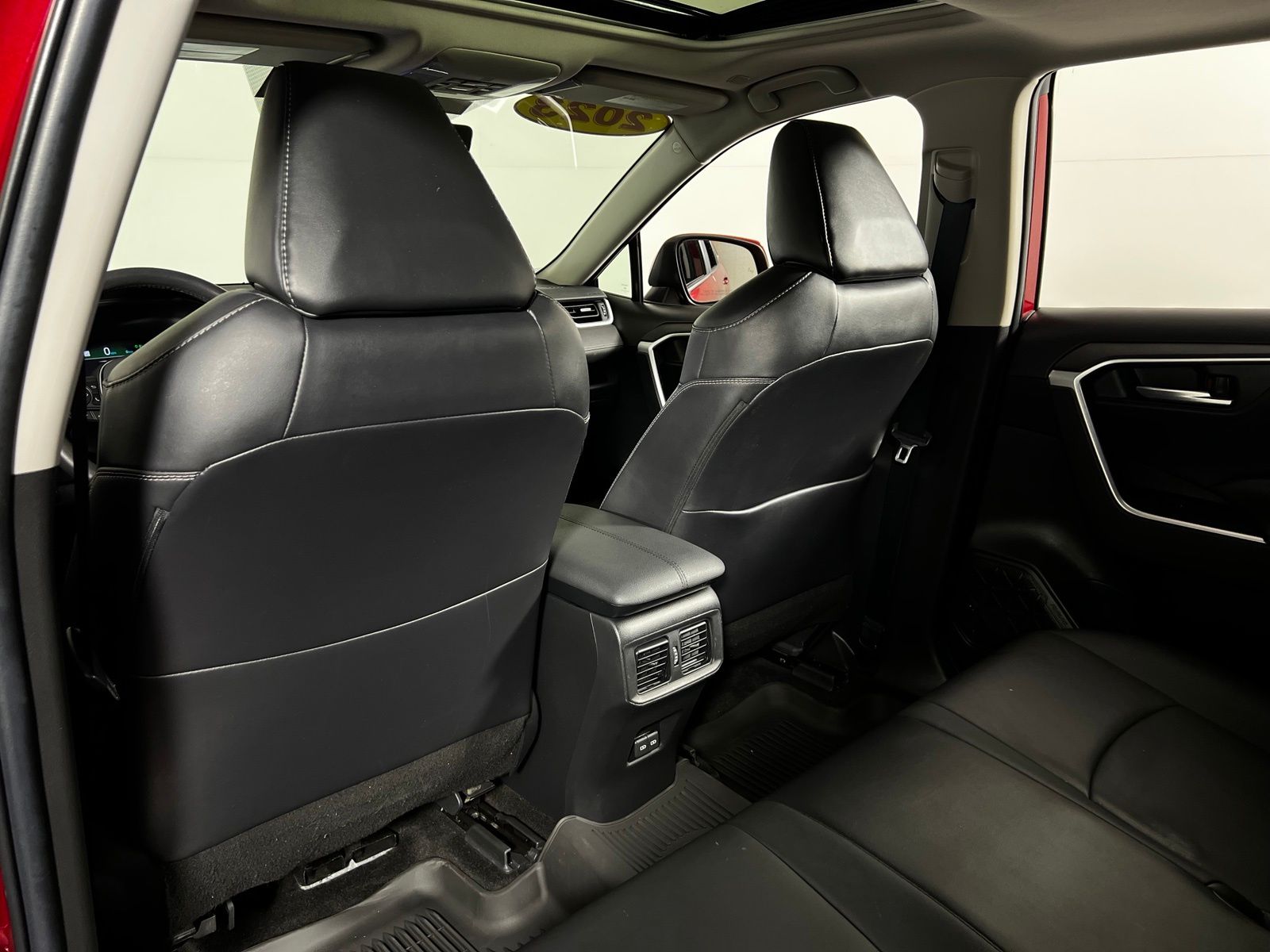 Thumbnail: 2023 Toyota RAV4 - 21
