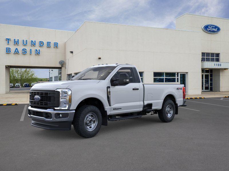 Oxford White 2025 Ford F-250 Super Duty Pickup Truck Four-Wheel Drive Automatic