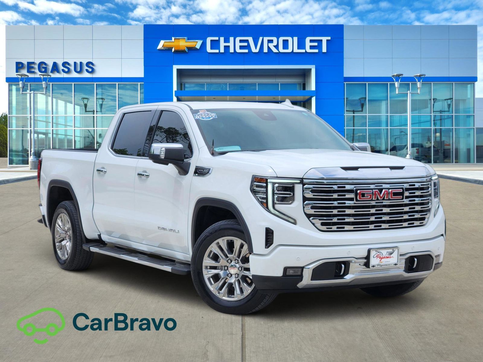 Summit White 2024 GMC Sierra 1500 Denali Crew Cab RWD Pickup Truck 4X2 Automatic