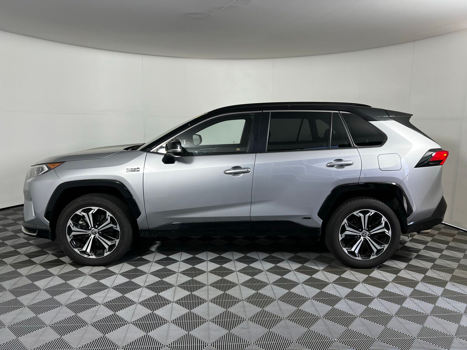 Thumbnail: 2021 Toyota RAV4 - 8