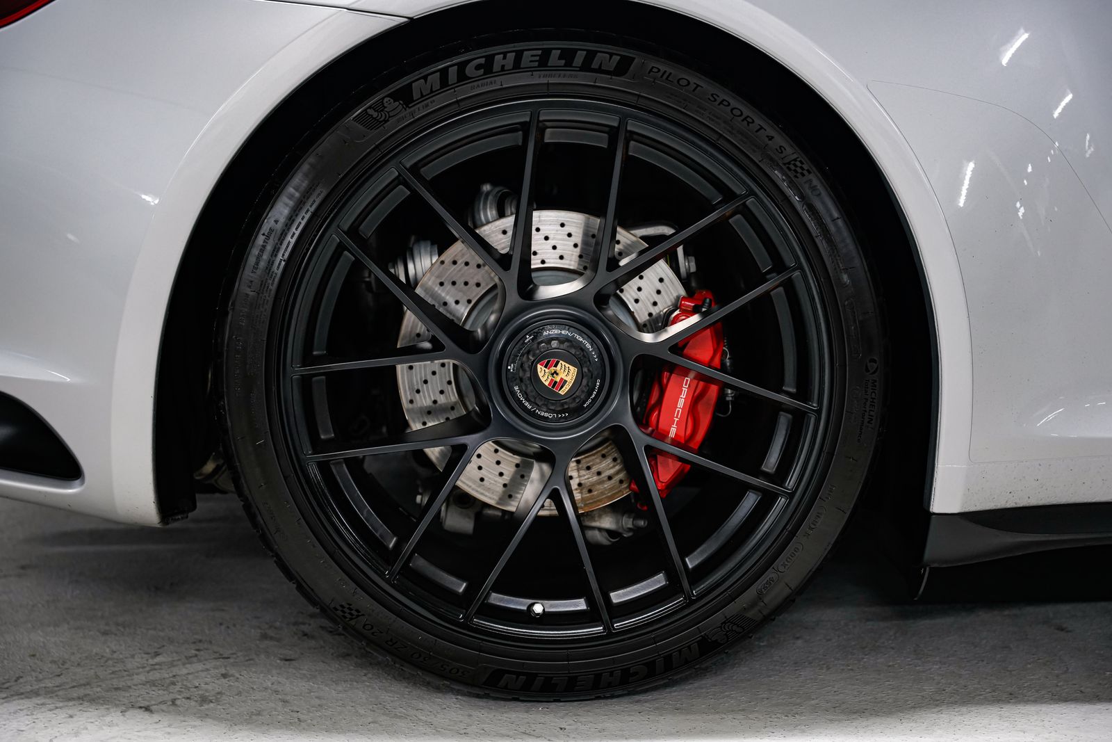 2018 Porsche 911 Carrera GTS — photo 47