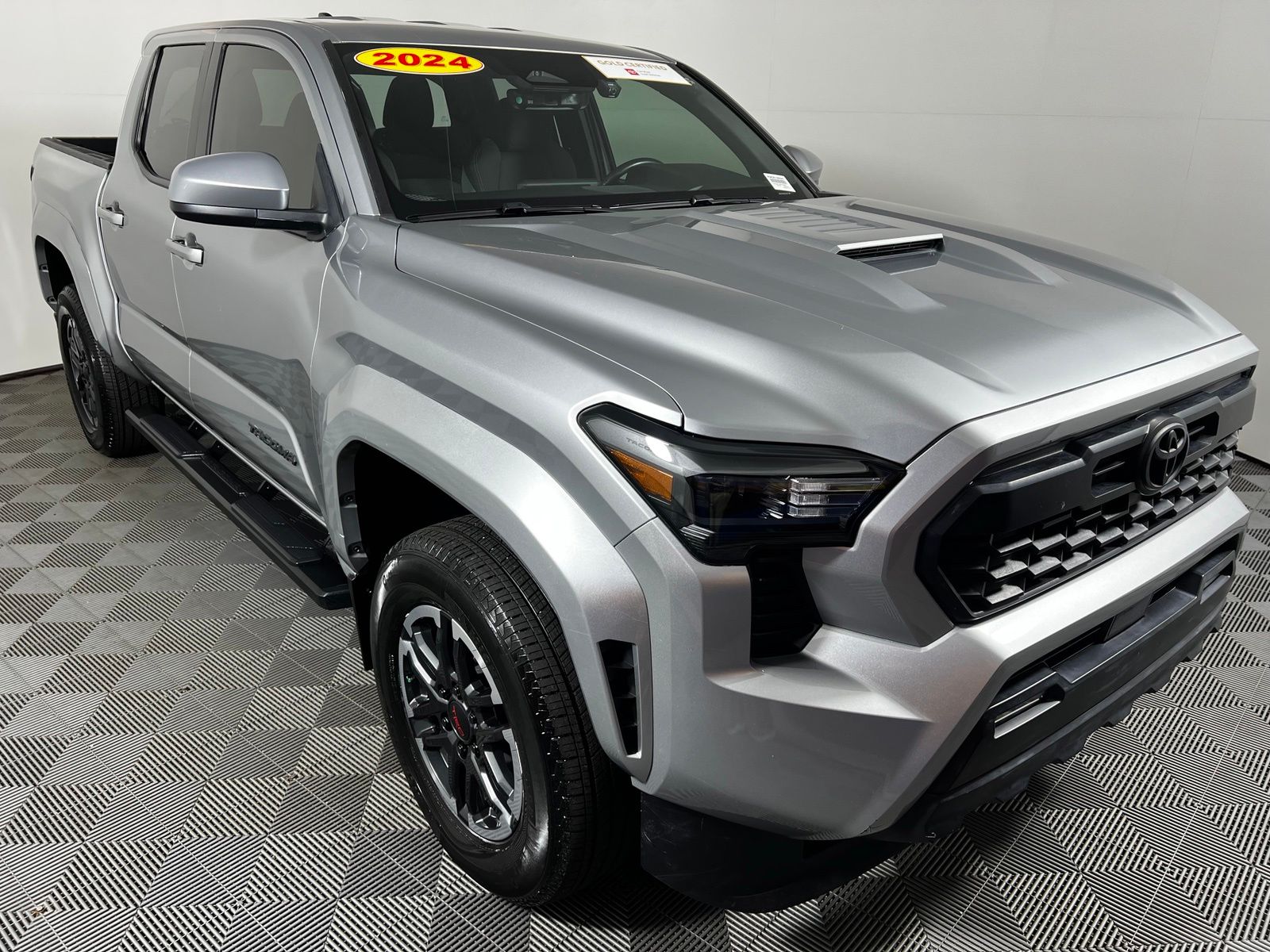 Thumbnail: 2024 Toyota Tacoma - 3