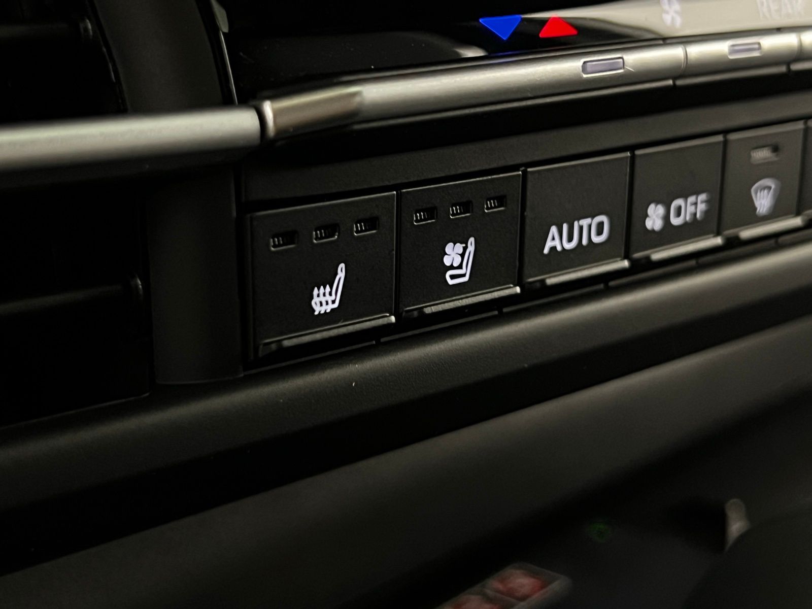 2025 Toyota Sienna Platinum 17