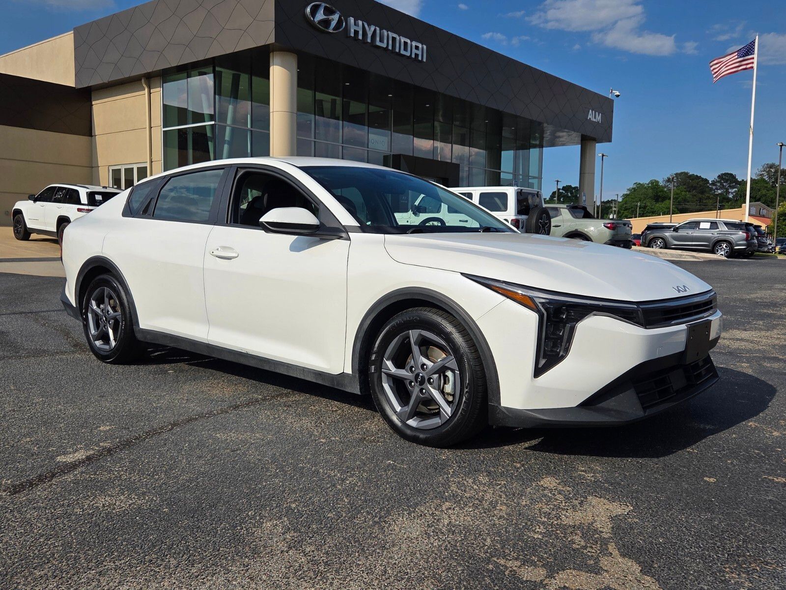 2025 Kia K4 LXS AT's photo