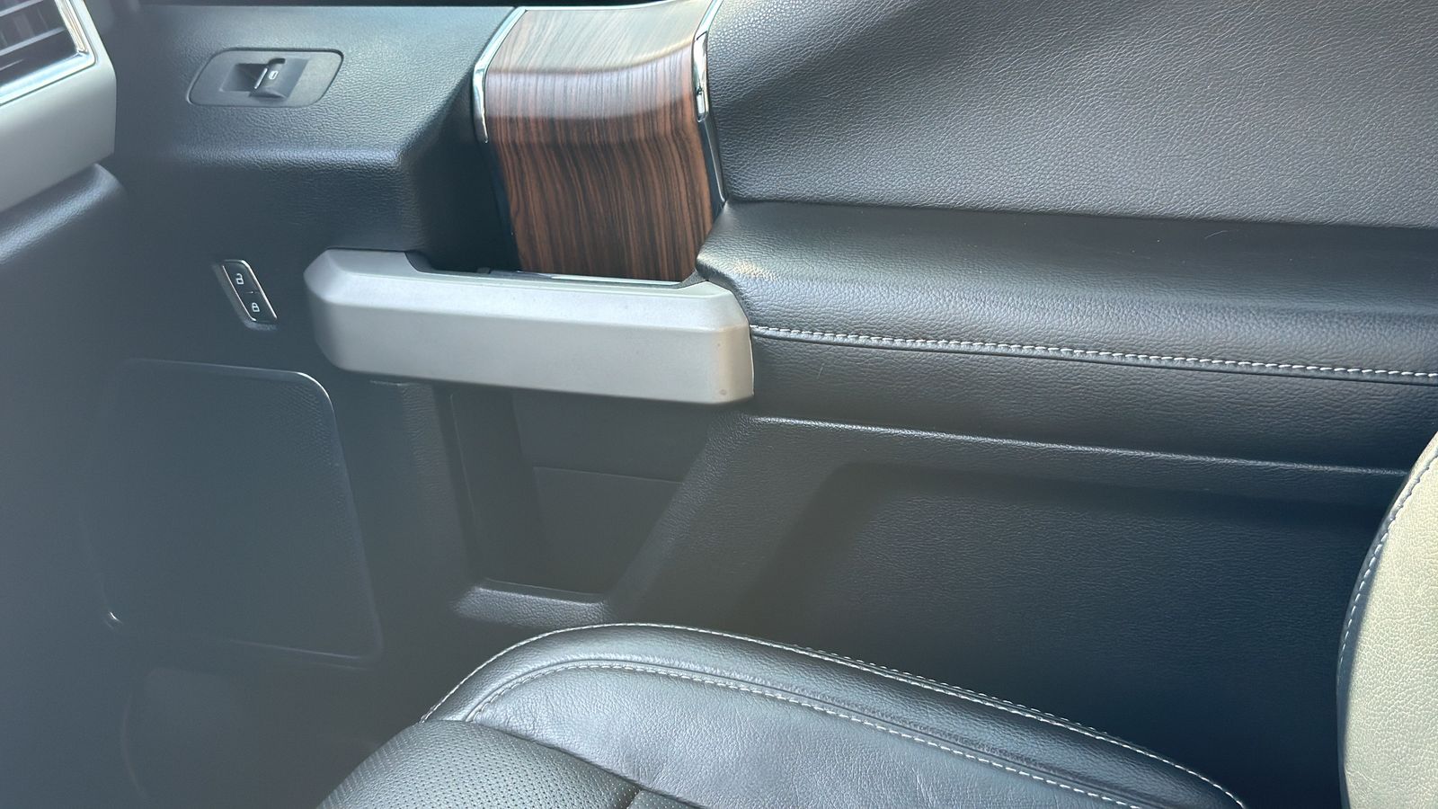 Used 2017 Gray Ford Lariat image 24