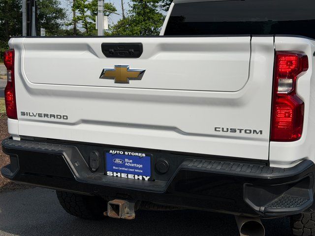 Used 2022 Summit White Chevrolet Custom image 31